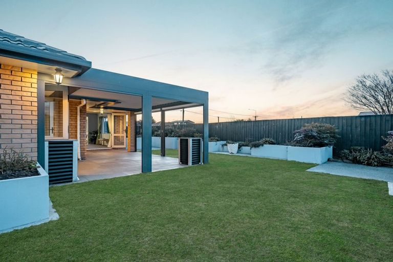 Photo of property in 112 Gayhurst Road, Dallington, Christchurch, 8061