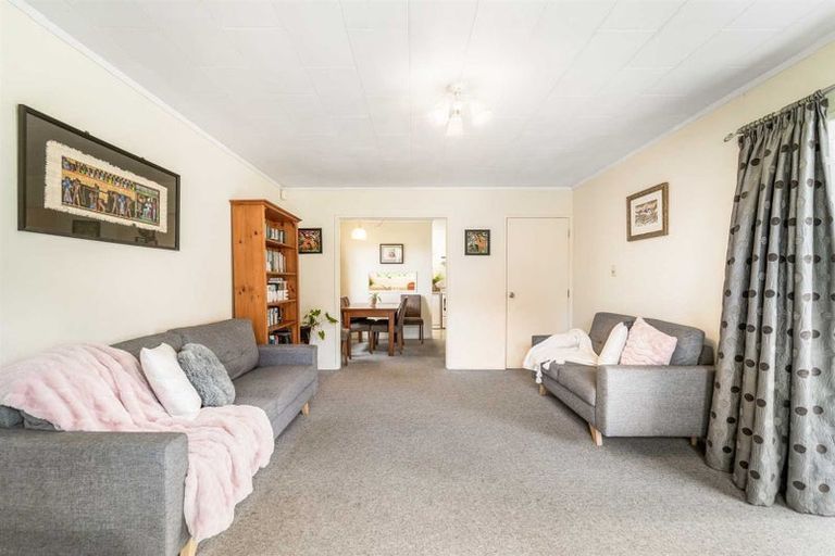 Photo of property in 8 Newstead Avenue, Browns Bay, Auckland, 0632