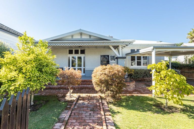 Photo of property in 8 Latham Street, Napier South, Napier, 4110