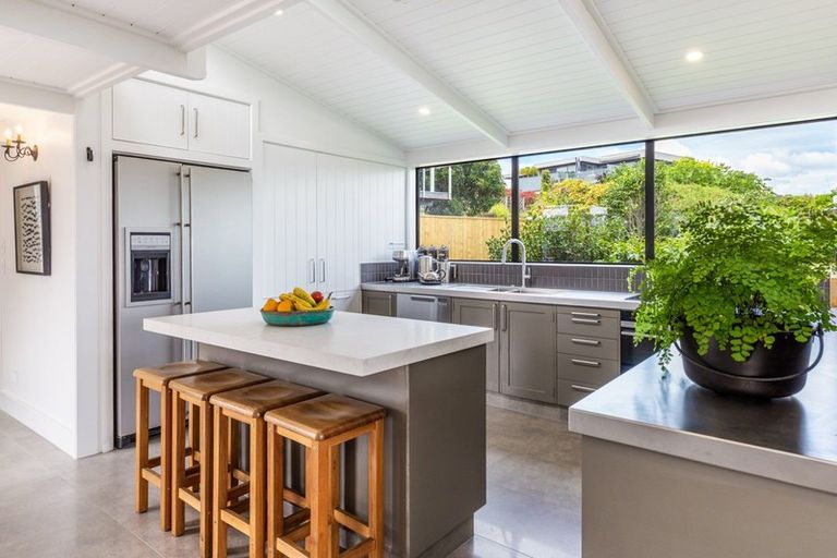 Photo of property in 224 Lake Terrace, Waipahihi, Taupo, 3330