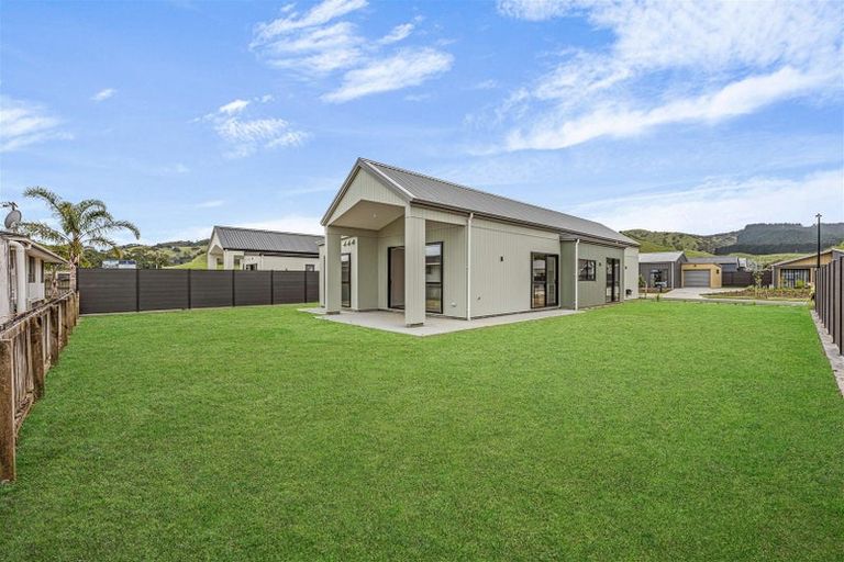 Photo of property in 104 Mataikokako Loop, Kawakawa Bay, 2585