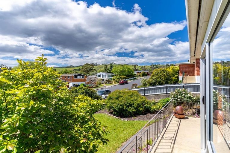 Photo of property in 10 Kinmont Crescent, Kinmont Park, Mosgiel, 9024