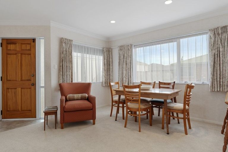 Photo of property in 2/93 Wallace Place, Westown, New Plymouth, 4310