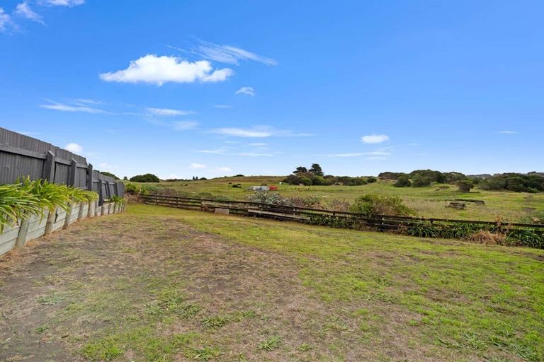 Photo of property in 5 Glenn Street, Castlecliff, Whanganui, 4501