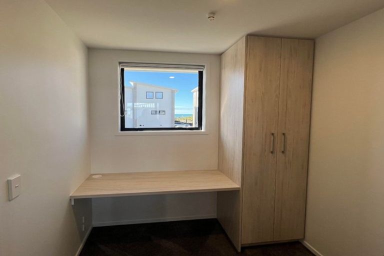 Photo of property in 10/231 Marine Parade, Seatoun, Wellington, 6022