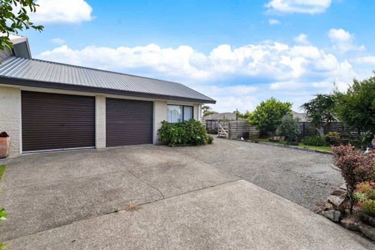 Photo of property in 2 Tavarnya Way, Patumahoe, Pukekohe, 2679