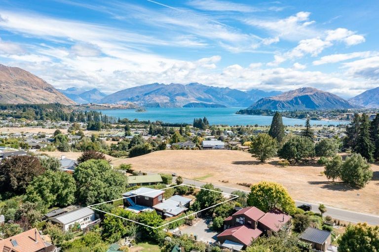 Photo of property in 37 Faulks Terrace, Wanaka, 9305