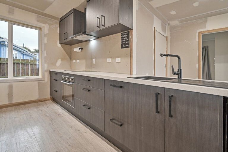 Photo of property in 16 Hillary Crescent, Maraenui, Napier, 4110