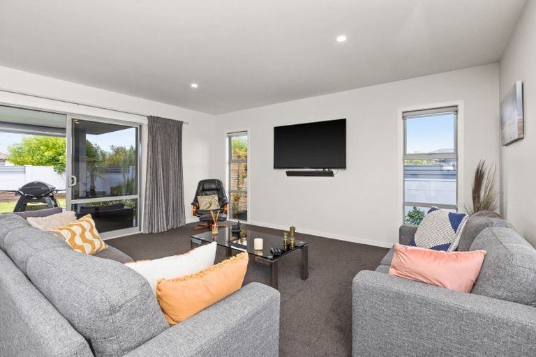Photo of property in 1 Benmore Place, Poraiti, Napier, 4112