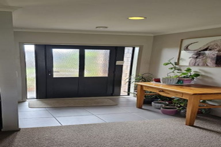 Photo of property in 5 Whitney Place, Rototuna North, Hamilton, 3210