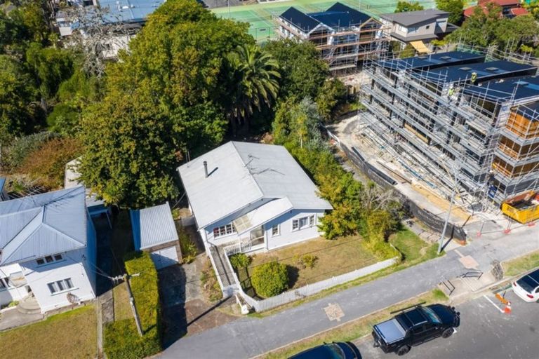 Photo of property in 8 Hastings Road, Mairangi Bay, Auckland, 0630