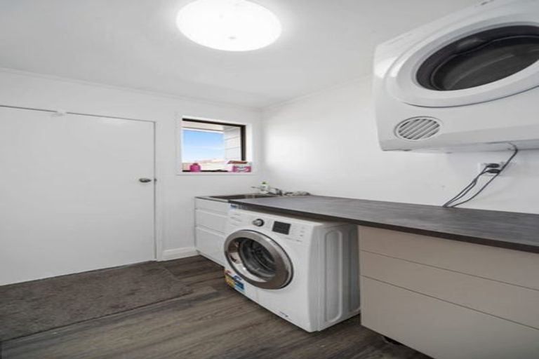 Photo of property in 4 Molesworth Place, Mangere, Auckland, 2022