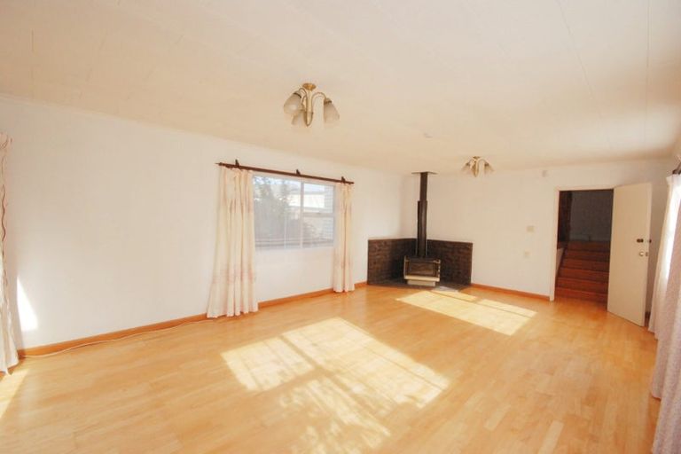 Photo of property in 14 Minaret Drive, Bucklands Beach, Auckland, 2014