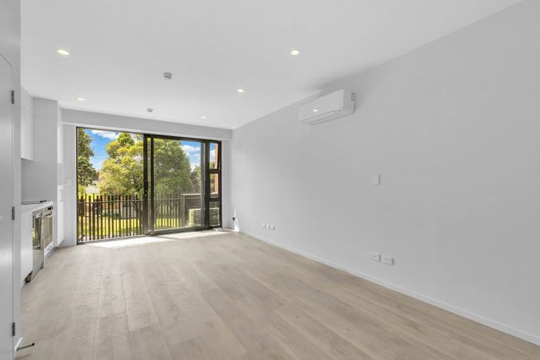Photo of property in 104/2 Ko Street, Northcote, Auckland, 0627