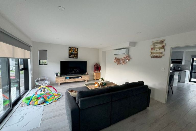 Photo of property in 7b Poruru Close, Papakura, 2110