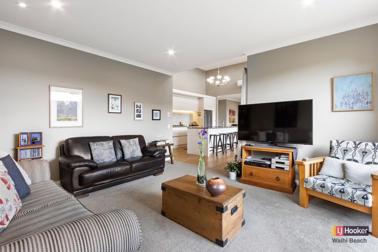 Photo of property in 31 Browns Drive, Waihi Beach, 3611