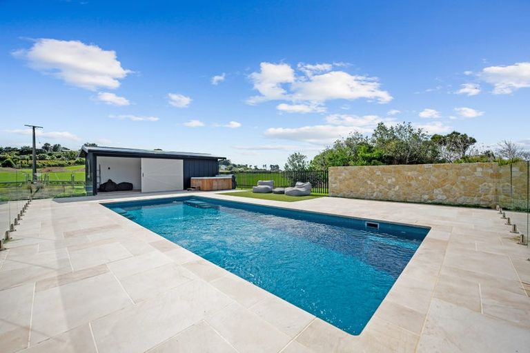 Photo of property in 438 Oaia Road, Muriwai, Waimauku, 0881