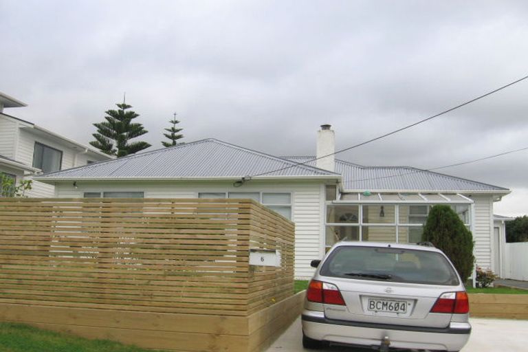 Photo of property in 6 Kiwi Crescent, Tawa, Wellington, 5028