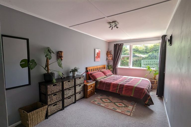 Photo of property in 14 Hillary Street, Tawa, Wellington, 5028