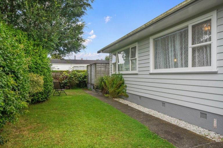 Photo of property in 35 Highbury Drive, Levin, 5510