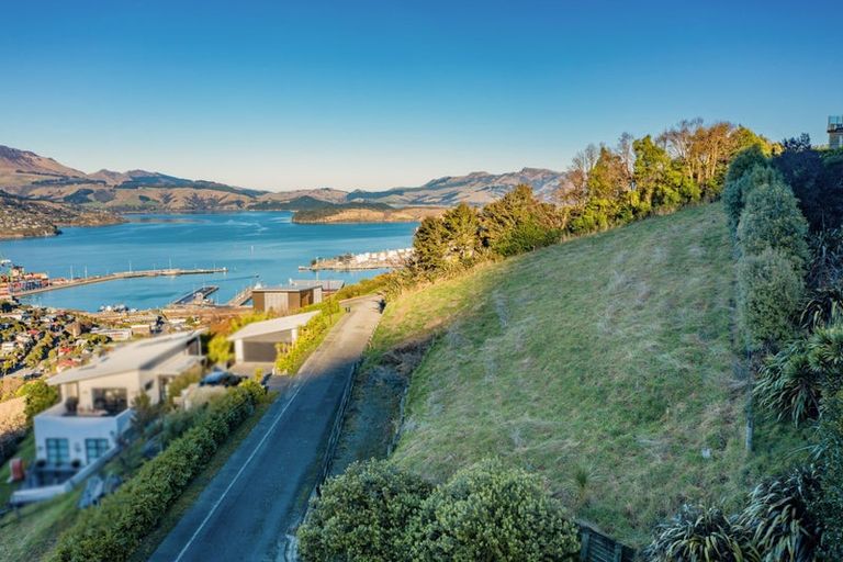 Photo of property in 11 Hyllton Heights, Lyttelton, 8082