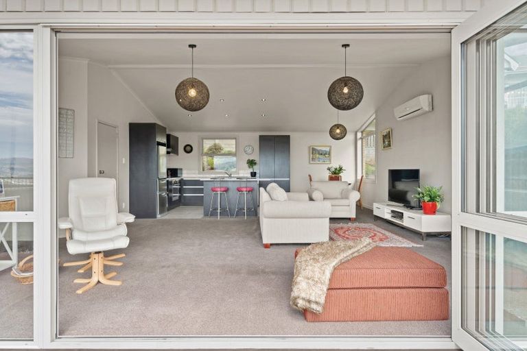 Photo of property in 54 Easther Crescent, Kew, Dunedin, 9012