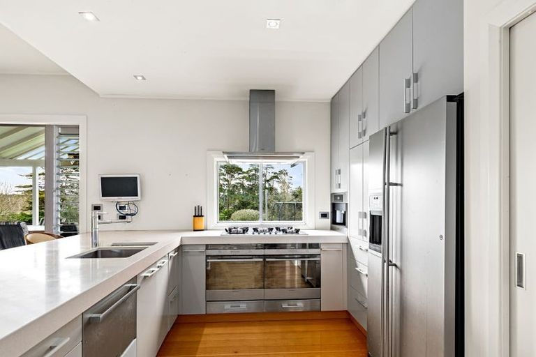 Photo of property in 53 Motu Road, Kumeu, 0891