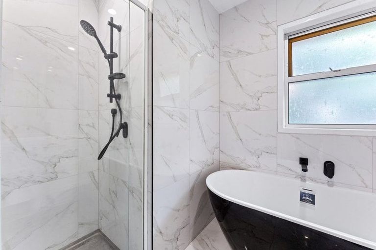 Photo of property in 1/55 Nile Road, Milford, Auckland, 0620