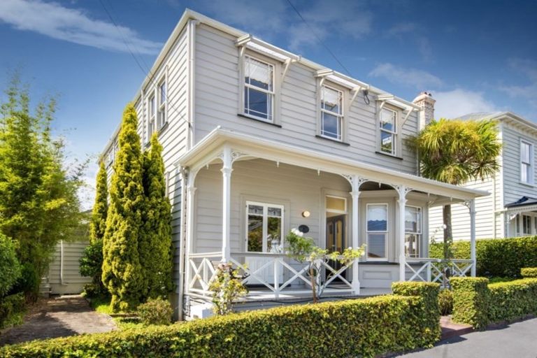 Photo of property in 1 Kerr Street, Devonport, Auckland, 0624