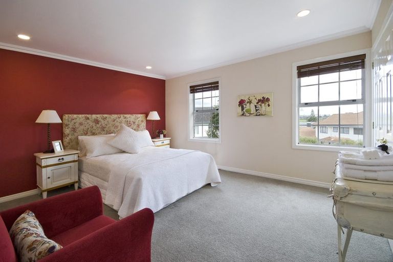 Photo of property in 20 Manor Park, Sunnyhills, Auckland, 2010