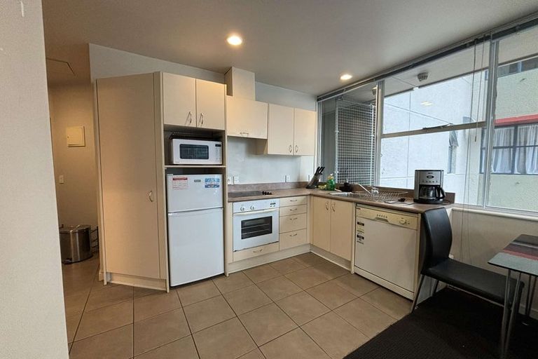 Photo of property in Terrace Tower Apartments, 4a/126 The Terrace, Wellington Central, Wellington, 6011