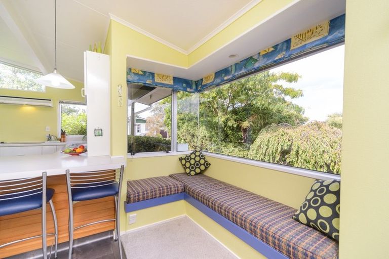Photo of property in 6 Dunk Place, Milson, Palmerston North, 4414
