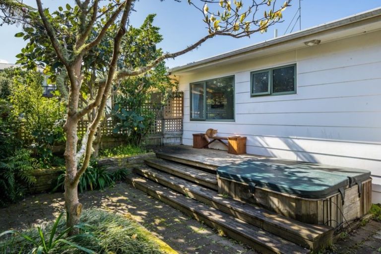 Photo of property in 16b Mawhare Street, Titahi Bay, Porirua, 5022