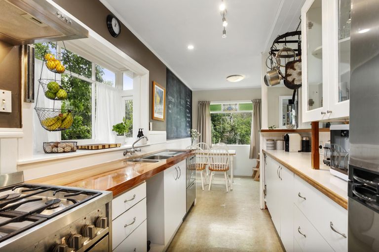 Photo of property in 36 Candia Road, Swanson, Auckland, 0614