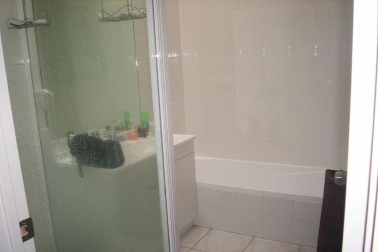 Photo of property in 79g Rangatira Road, Beach Haven, Auckland, 0626