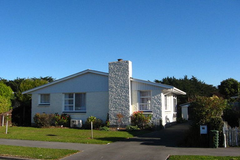 Photo of property in 16 Waipara Street, Cracroft, Christchurch, 8025