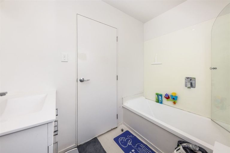 Photo of property in 16 Finlayson Avenue, Clendon Park, Auckland, 2103