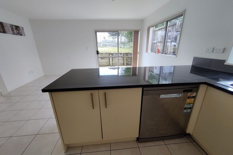 Photo of property in 30a Trinidad Road, Sunnynook, Auckland, 0620