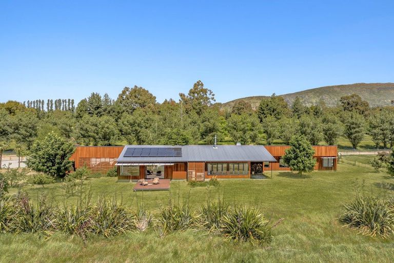 Photo of property in 83d Black Peak Road, Wanaka, 9382