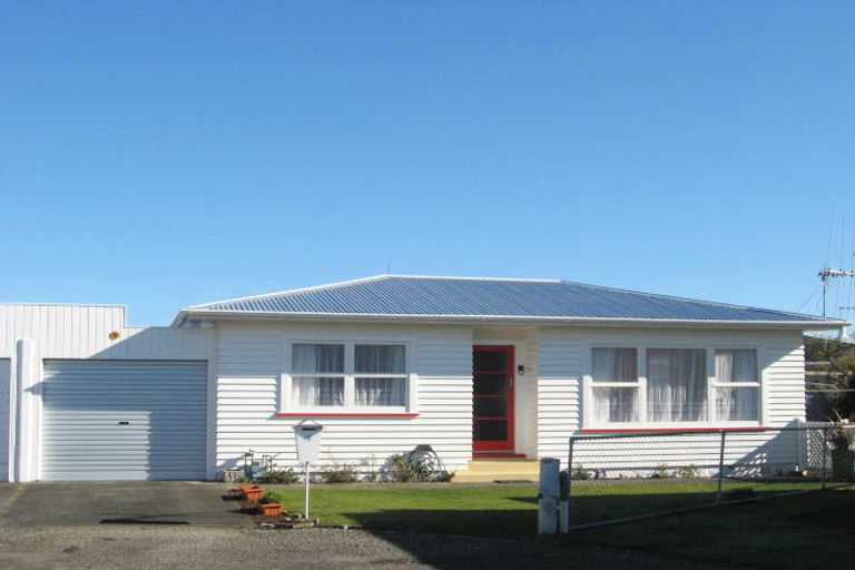 Photo of property in 6 Eton Place, Levin, 5510