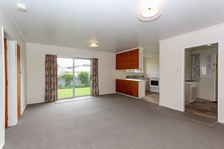 Photo of property in 1/117 Seaview Road, Westown, New Plymouth, 4310