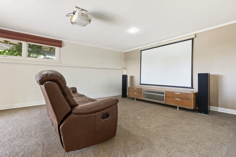 Photo of property in 46 Waterview Road, Stanley Point, Auckland, 0624