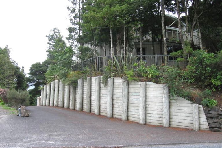 Photo of property in 83 Tanekaha Road, Titirangi, Auckland, 0604