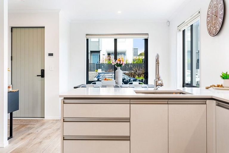 Photo of property in 9 Tarakoi Road, Hobsonville, Auckland, 0616