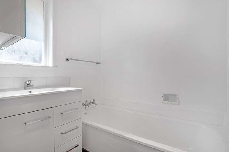 Photo of property in 1/5 Addison Drive, Glendene, Auckland, 0602