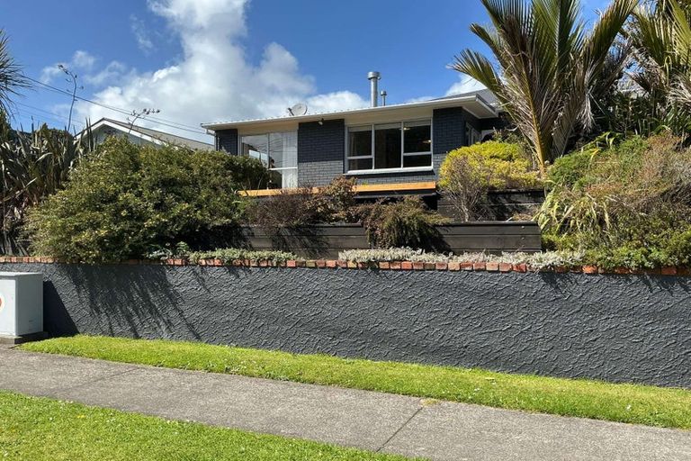 Photo of property in 9 Selwyn Street, Lower Vogeltown, New Plymouth, 4310
