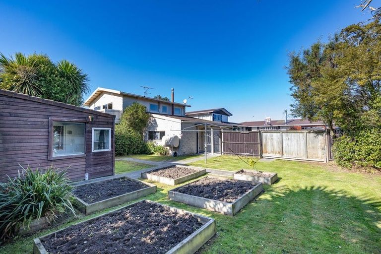 Photo of property in 14 Banks Place, Rangiora, 7400
