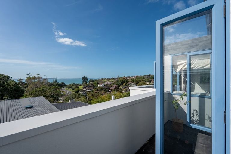 Photo of property in 1015b Beach Road, Torbay, Auckland, 0630