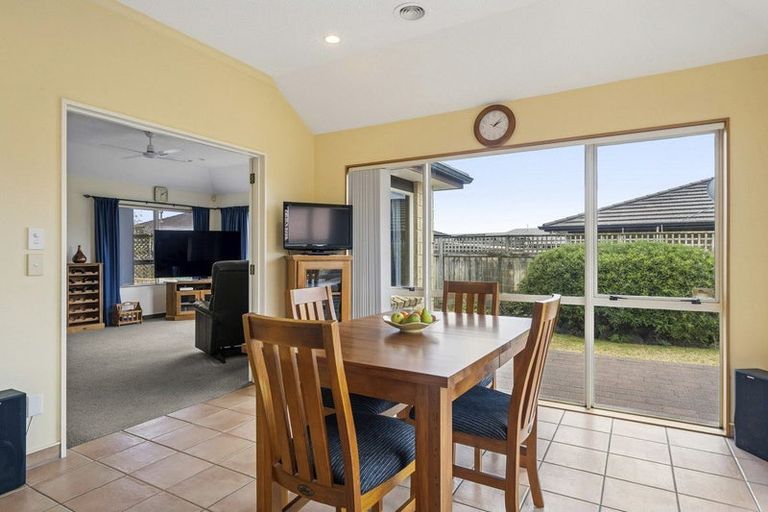 Photo of property in 21 Kotuku Drive, Paraparaumu Beach, Paraparaumu, 5032