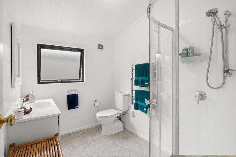 Photo of property in 88 Doves Bay Road, Kerikeri, 0294